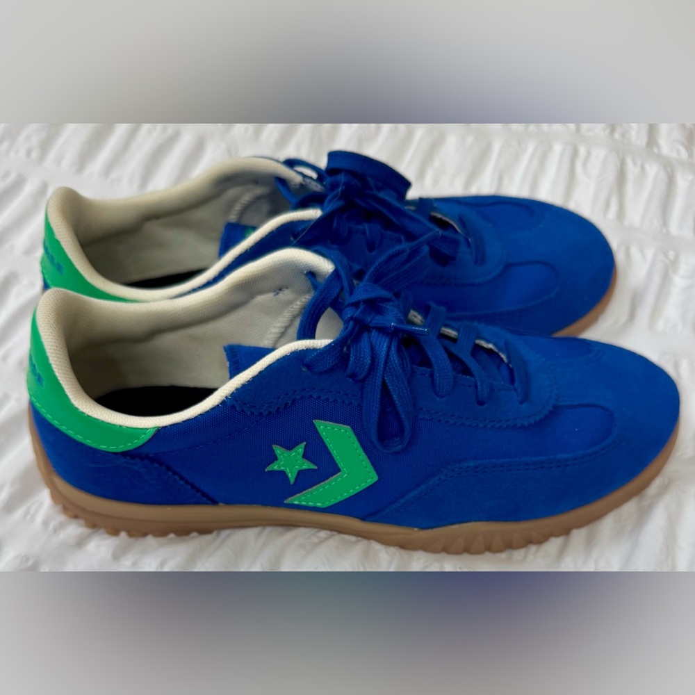 Like new Converse Run Star Trainer Low Blue Green Gum Brown in size 9